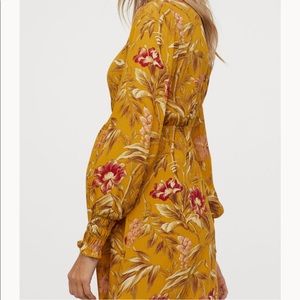 NWT. H&M Maternity smocked dressed. Size Small.